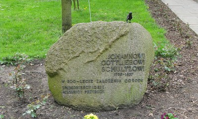 800px-Johann_Gottlieb_Schultz_Monument