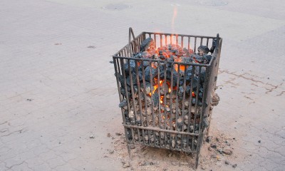 Coke_stove_(koksownik)_on_Piotrkowska_Street_in_Łódź_1