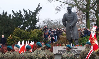 pomnik_pilsudskiego_w_toruniu