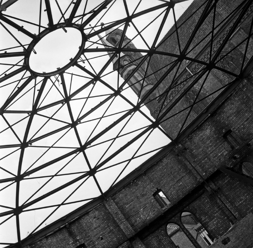Przyszła siedziba toruńskiego Planetarium. Początek lat 90-tych. (fot. Andrzej Kamiński)