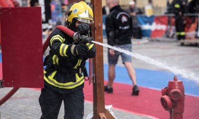 Trwa walka o tytuł "Najtwardszego Strażaka". (fot. Lech Kamiński/torun.pl)