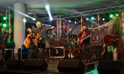 1024px-Konzert_der_Band-Elektrische_Gitarren_0246